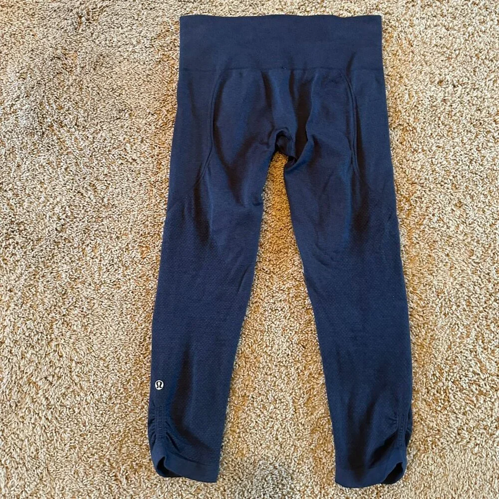 Lululemon In The Flow Crop II -Heathered Deep Navy-SIZE 6 - Picture 9 of 13